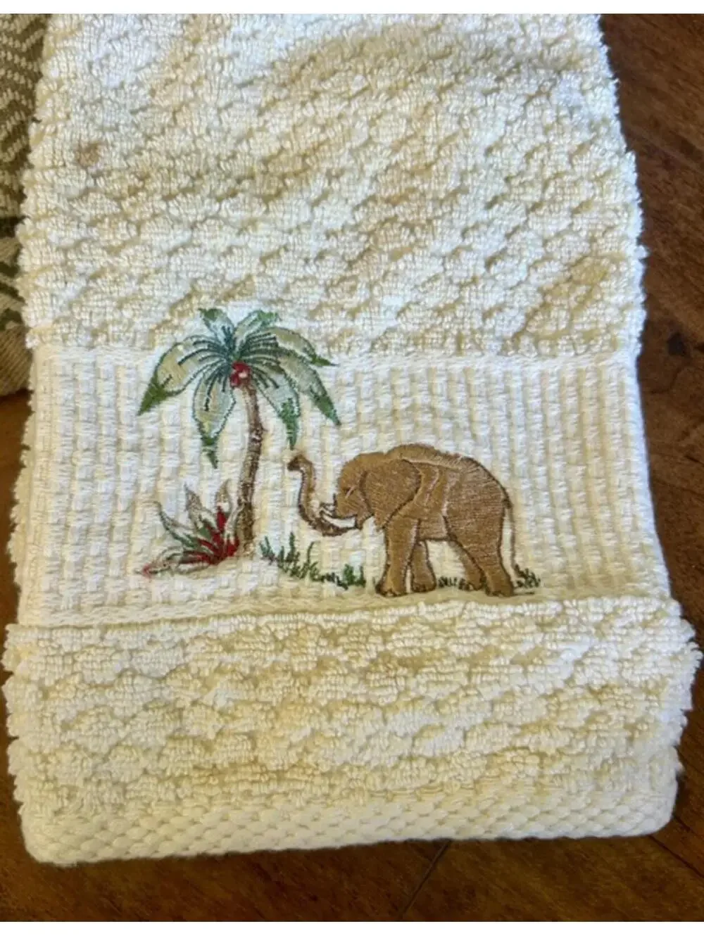 Set of 3 Embroidered Animal Design Hand Towels